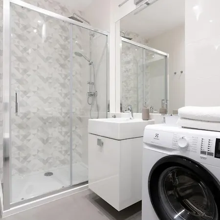 Symphony Modern Tower アパートホテル グディニャ