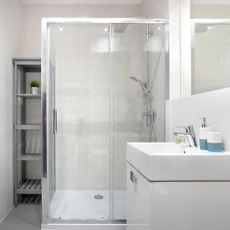 Symphony Modern Tower アパートホテル 3*