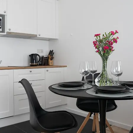 Symphony Modern Tower アパートホテル